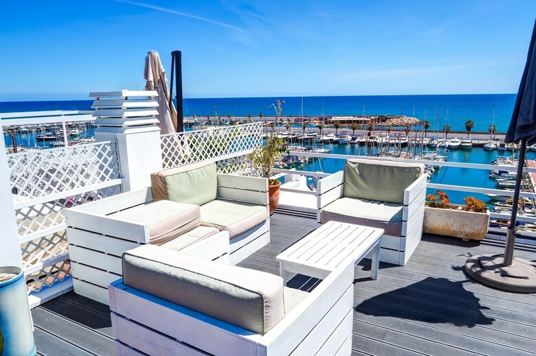 Apartamentos The Moonlight Sea View
