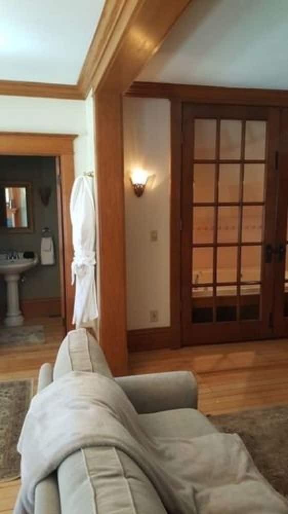 Diplomat Bed And Breakfast