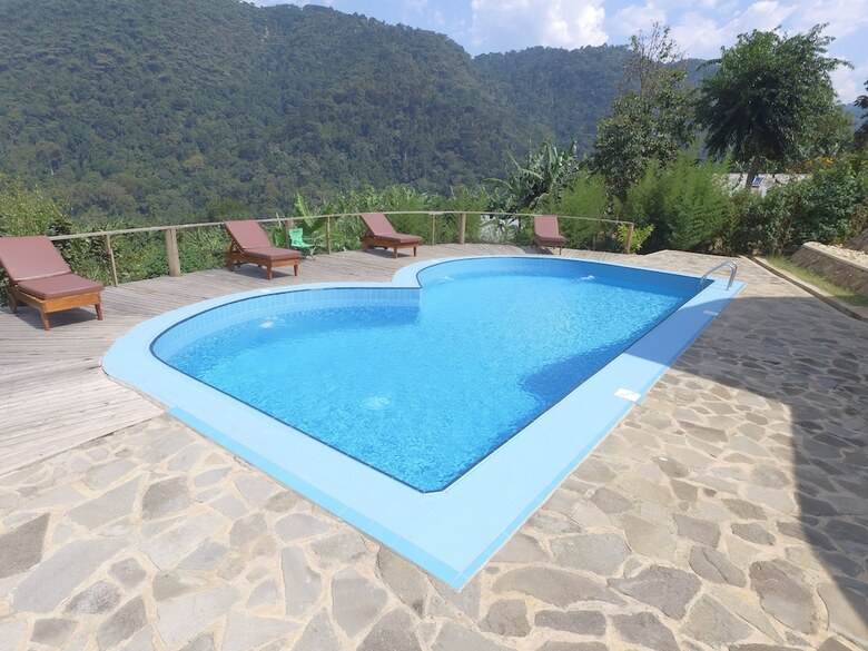 Hotel Trackers Safari Lodge Bwindi