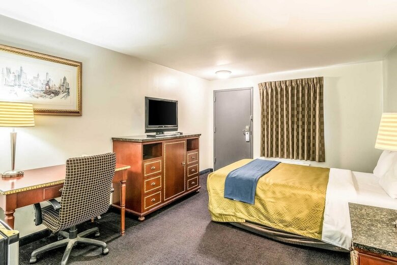 Hotel Rodeway Inn