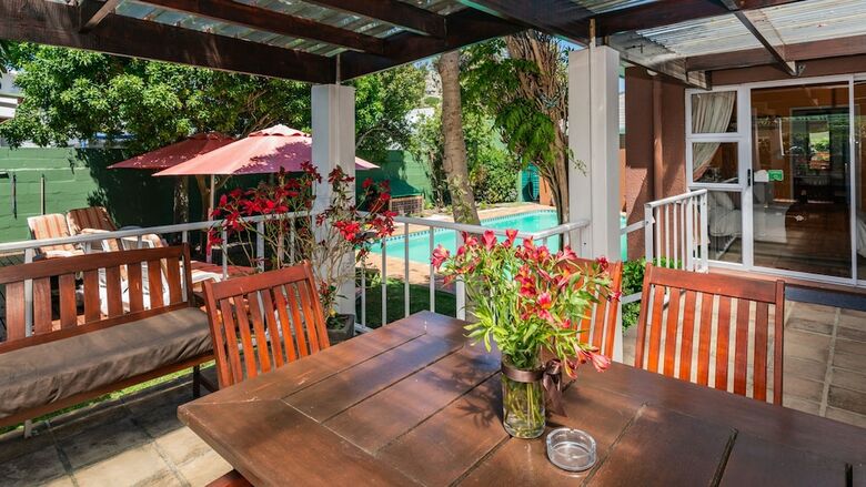 Hotel Brown Jug Guest House