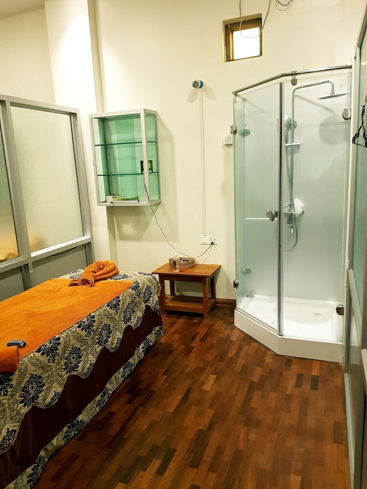 Famous Hotel Bagan