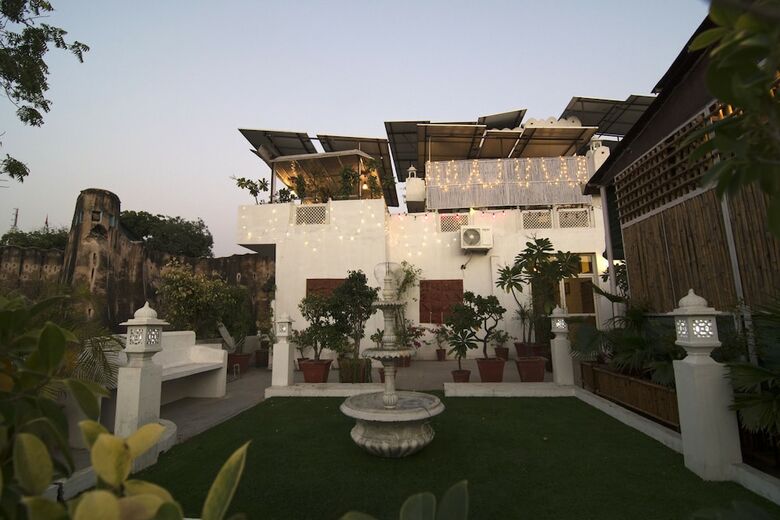 Hotel Chitrakatha