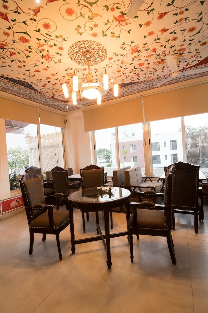Hotel Chitrakatha