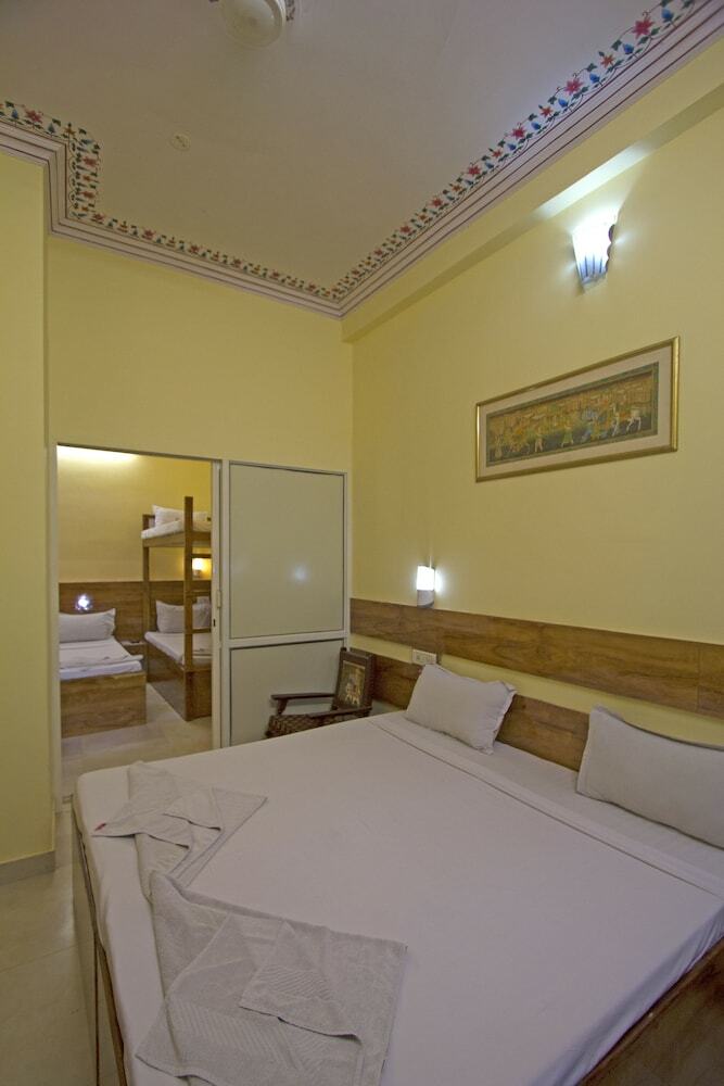 Hotel Chitrakatha