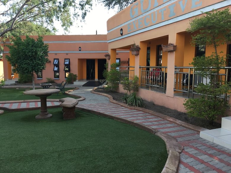 Posada Gumare Executive Lodge