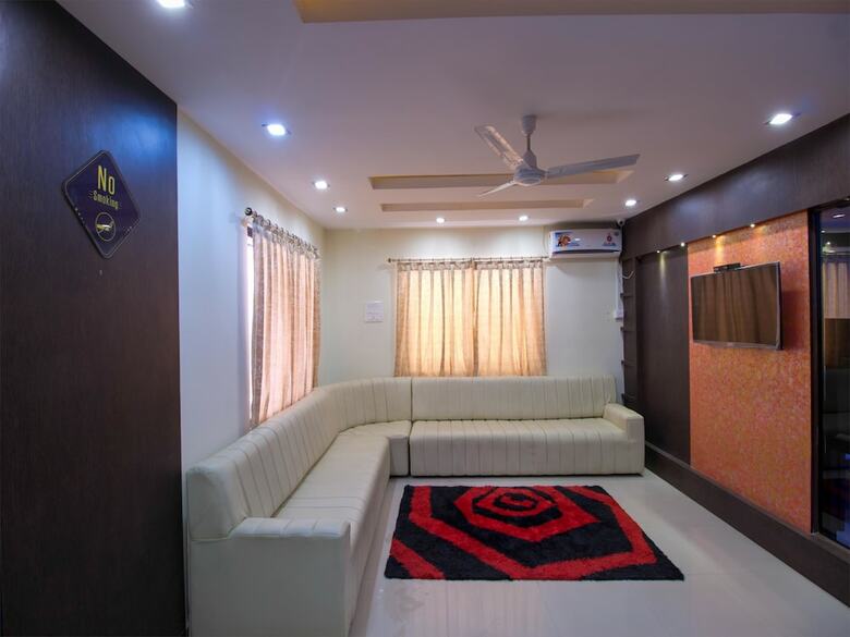 Oyo 3787 9 Star Hotel