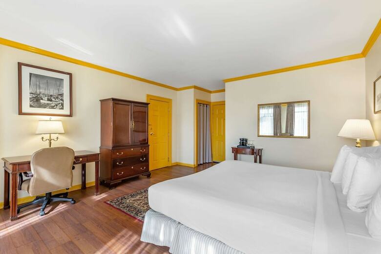 Admiral Fell Inn, Ascend Hotel Collection