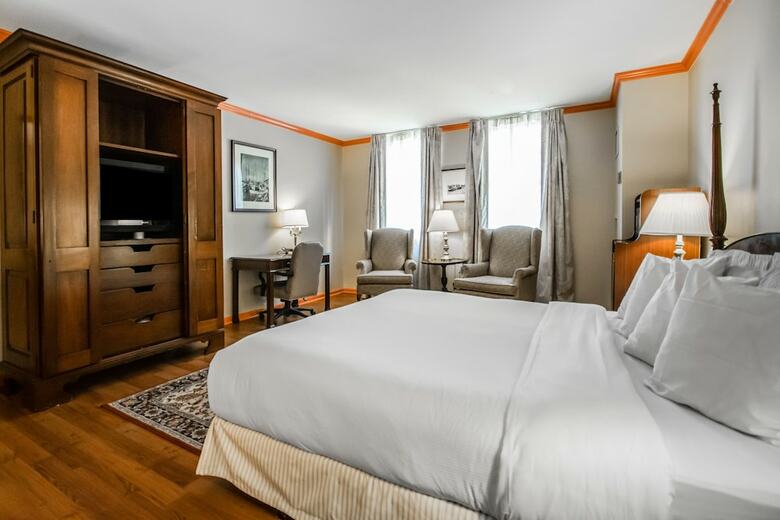 Admiral Fell Inn, Ascend Hotel Collection
