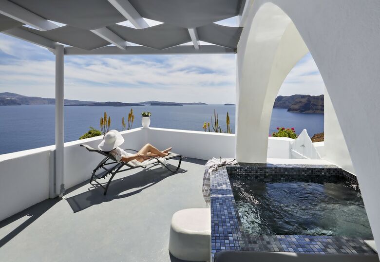 Villa Helianthus Suites