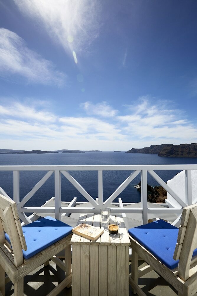 Villa Helianthus Suites