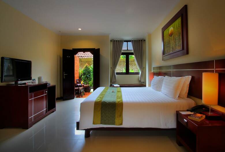 Hotel Adi Dharma Cottages