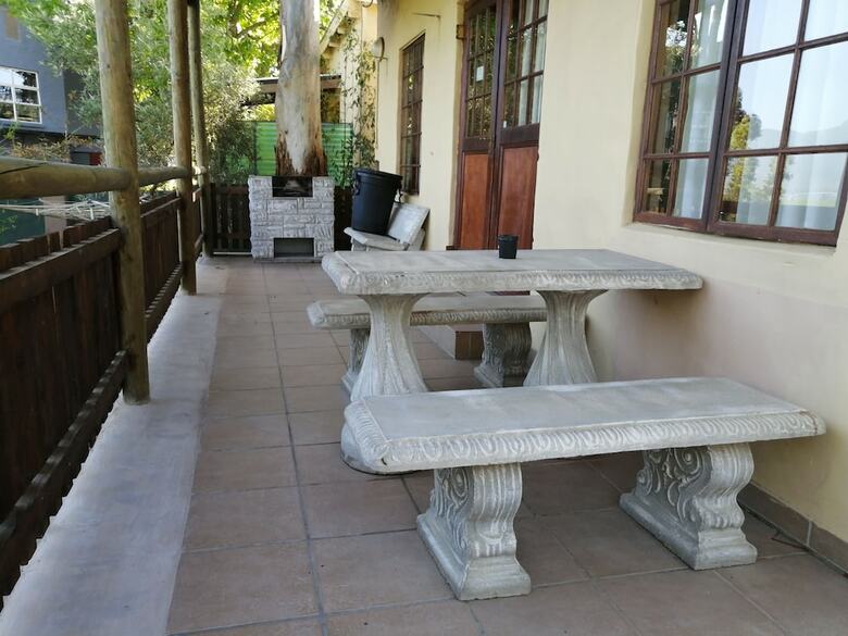 Hotel Ibis Place Guest House