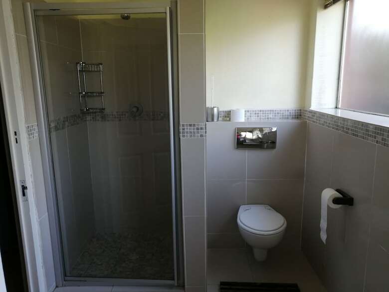Hotel Ibis Place Guest House
