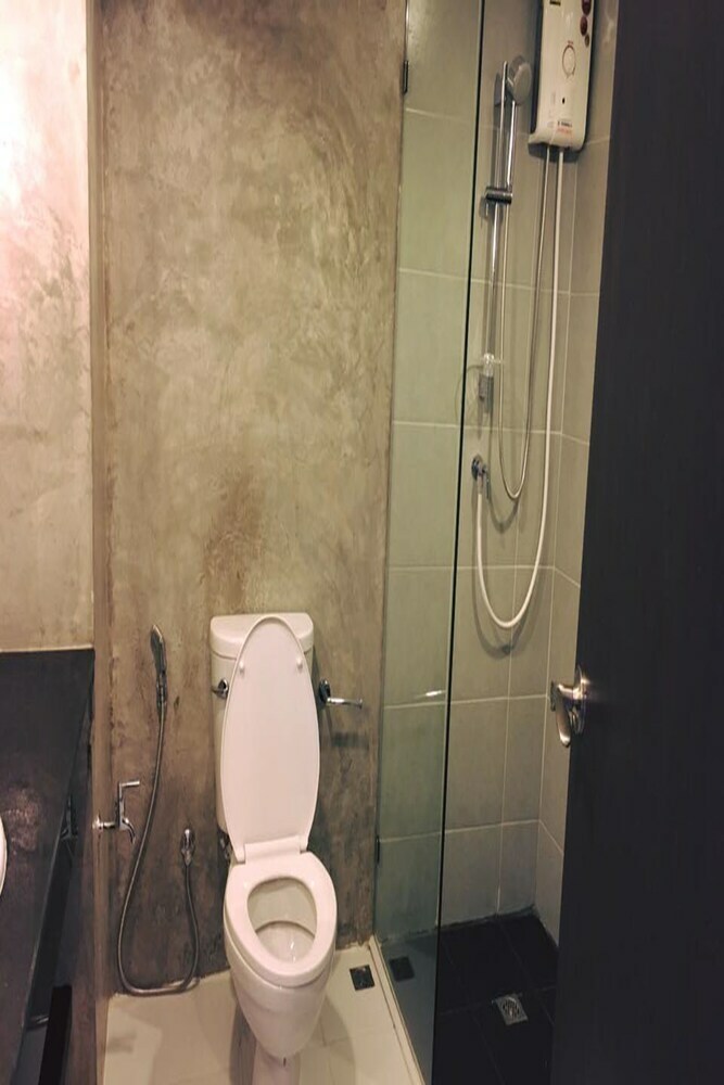 Sereno Airport Hotel