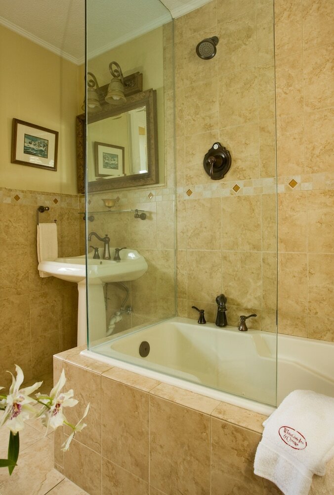 Bed & Breakfast 1889 Whitegate Inn & Cottage