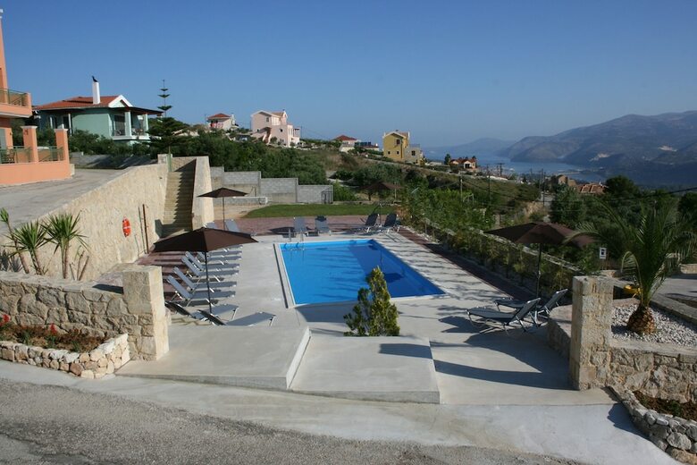 Lagoon View Apartments -adults Only