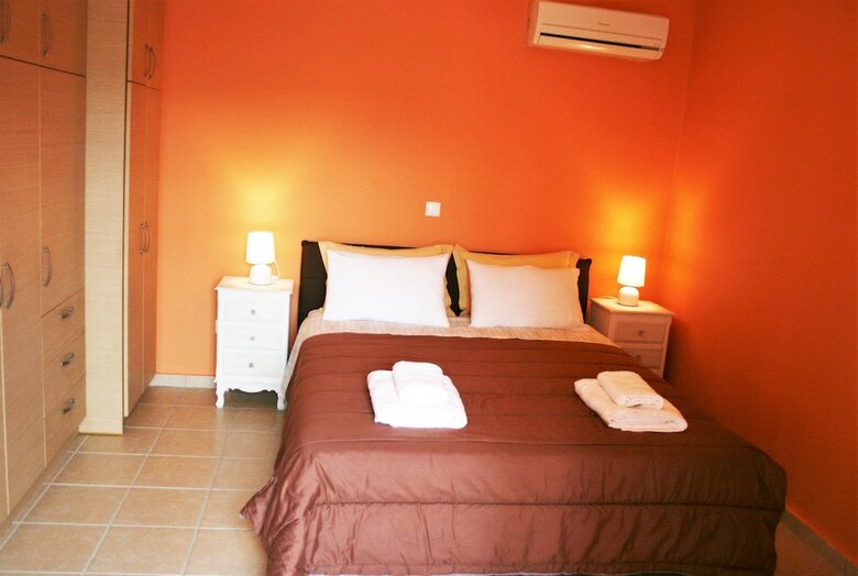 Lagoon View Apartments -adults Only