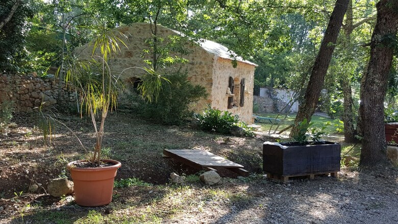 Le Donjon Des Combes