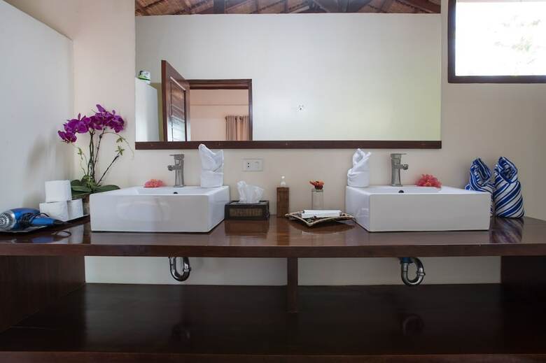 Bed & Breakfast Last Frontier Beach Resort - Adults Only