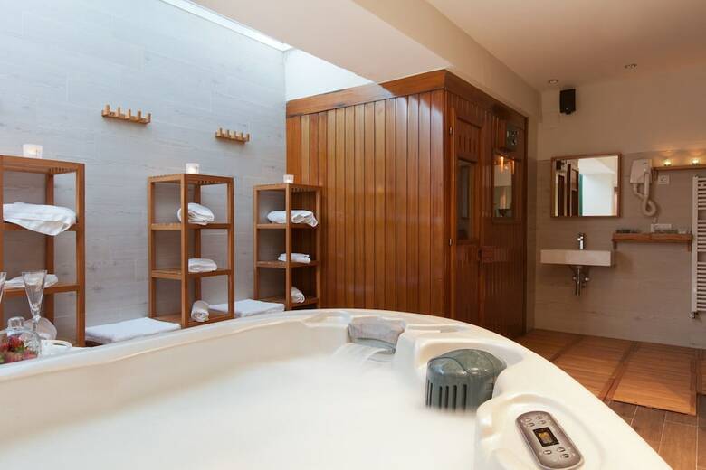 Hotel Les Rotes