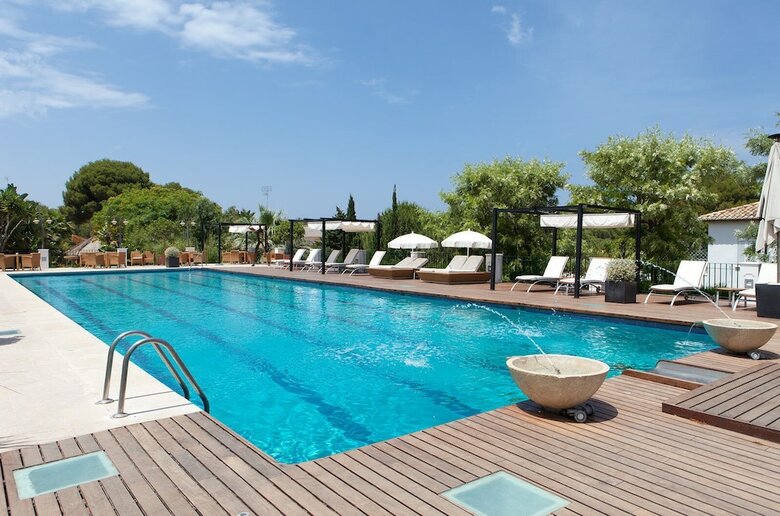Hotel Les Rotes