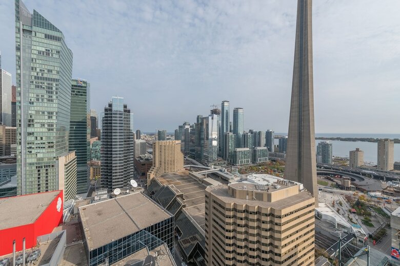 Grand Royal Condos - Cn Tower