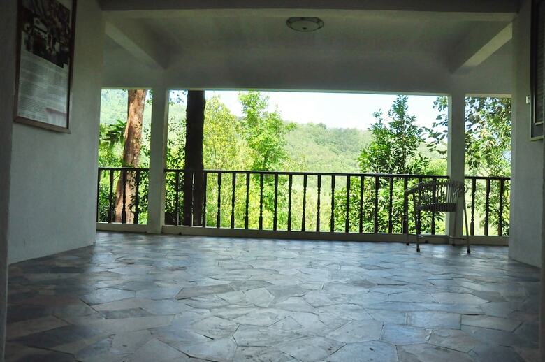 Hostal Chestnut Hill Eco Resort