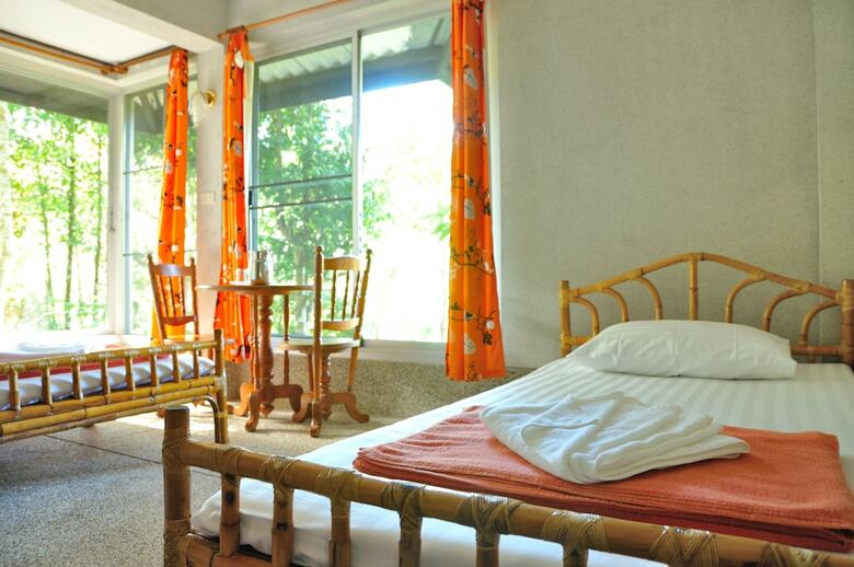 Hostal Chestnut Hill Eco Resort