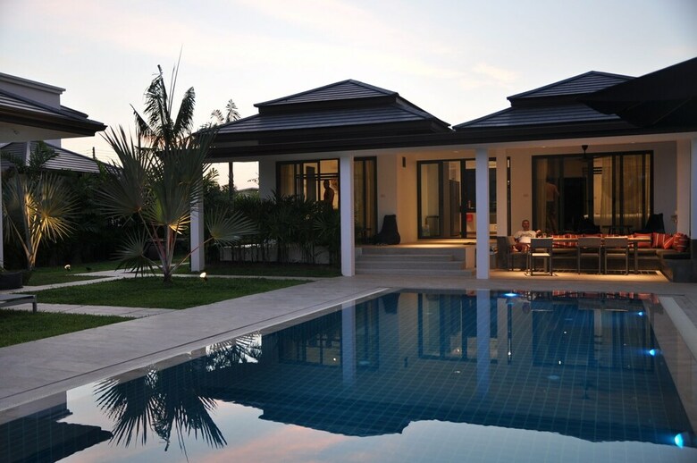 Lagoon Villa