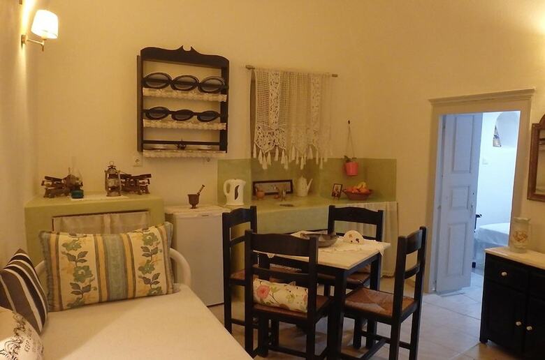 Bed & Breakfast Emmantina Houses