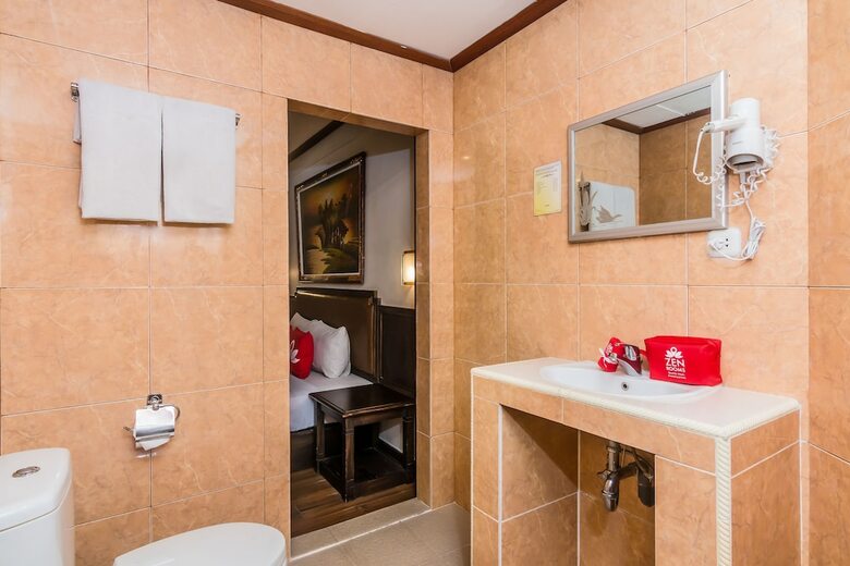 Hotel Zen Rooms Kuta Flora