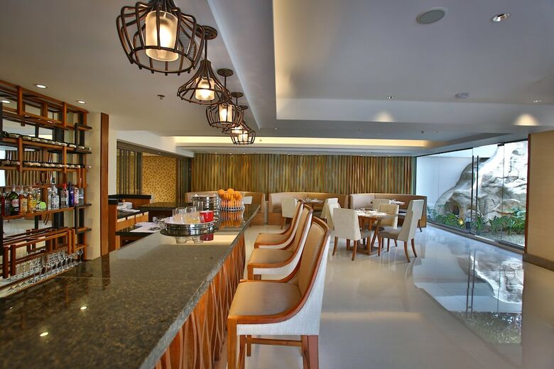 Best Western Plus The Ivywall Hotel