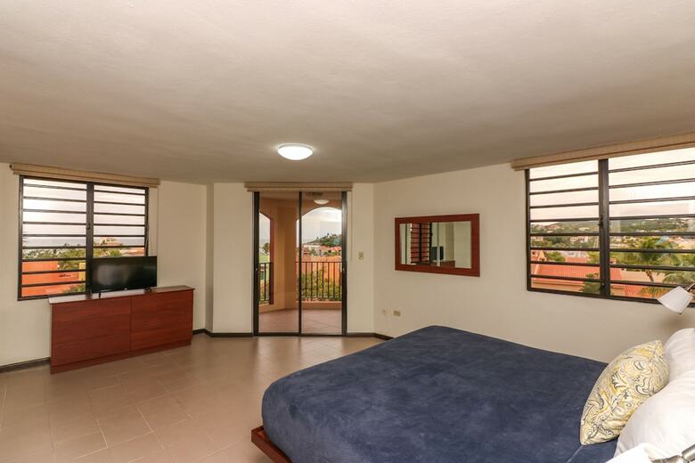 Hotel The Plaza Suites