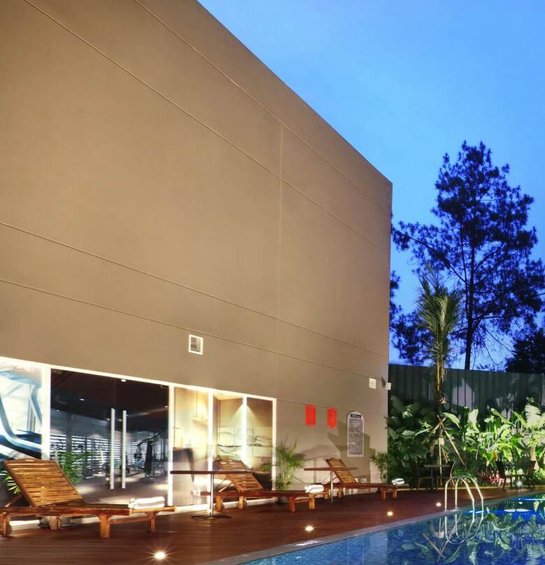 Aston Pasteur Hotel