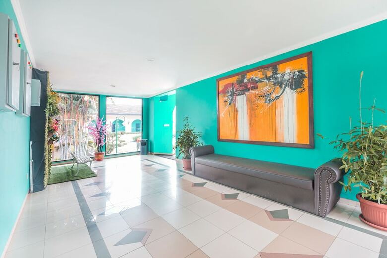 Capital O 1662 Ole Suites Hotel