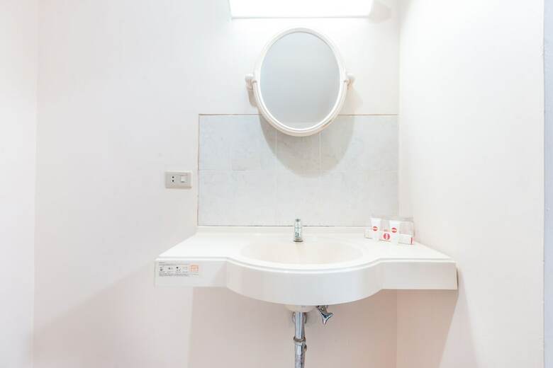 Capital O 1662 Ole Suites Hotel