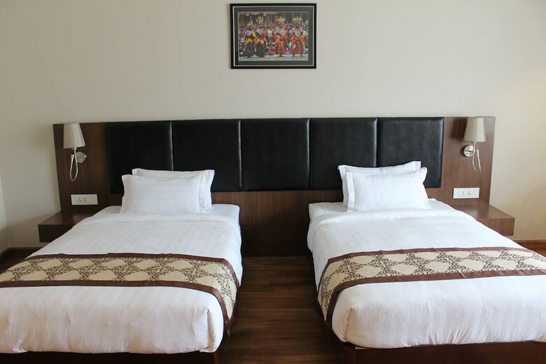 Ariya Hotel