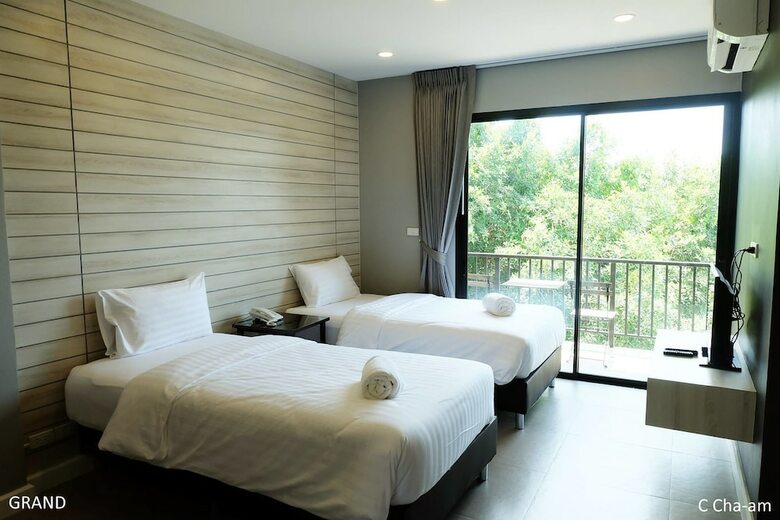 C Cha-am Hotel