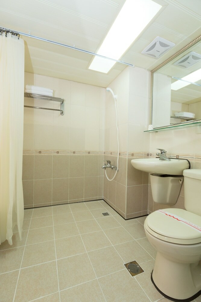 Spring Art Hotel (hao Ying Hotel)