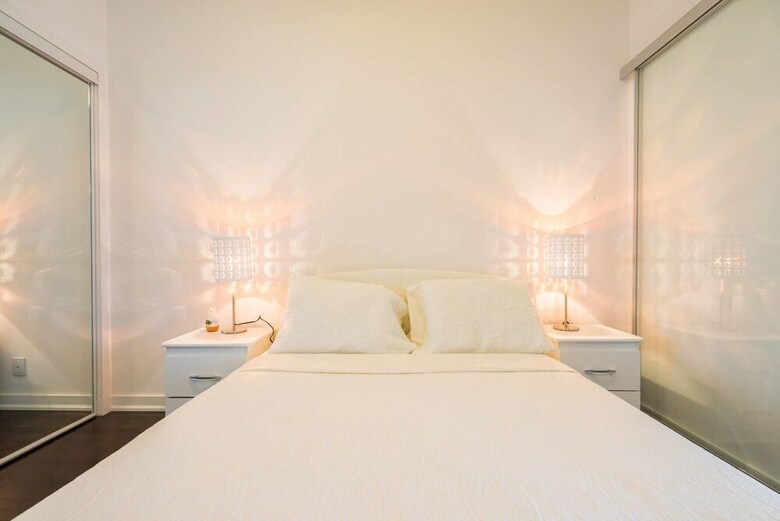 New One Bedroom Condo Downtown-cn Tower