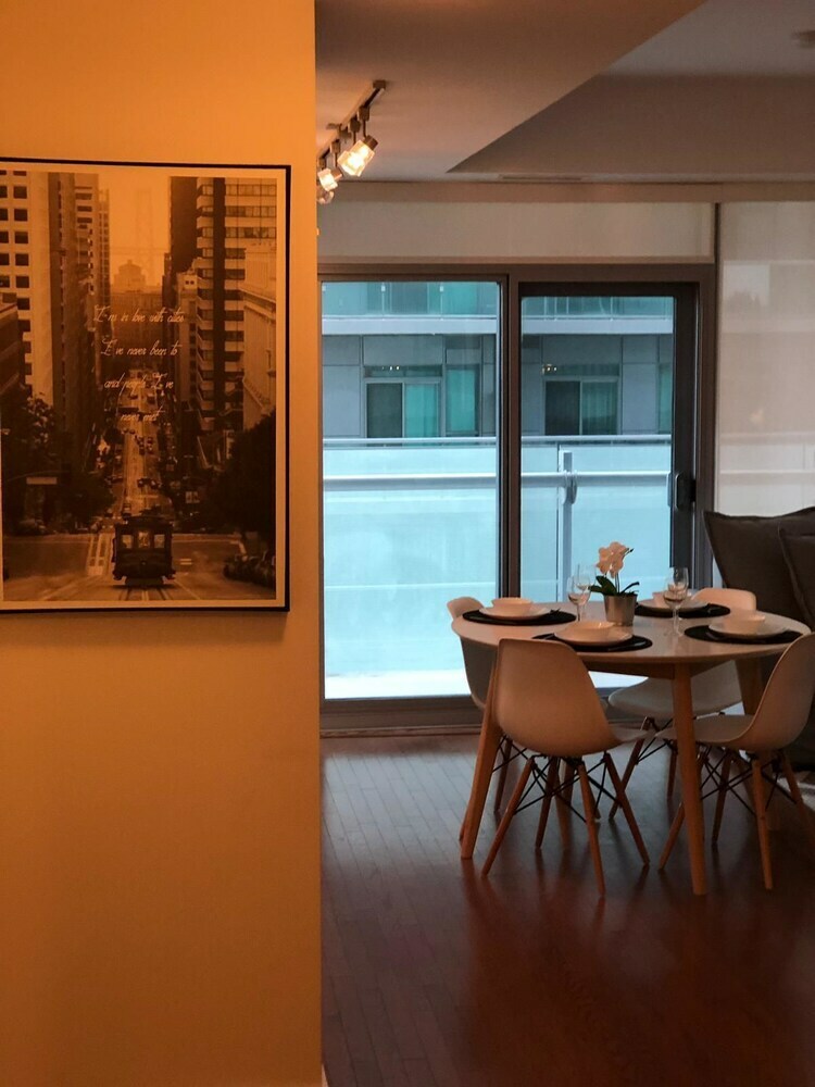 New One Bedroom Condo Downtown-cn Tower