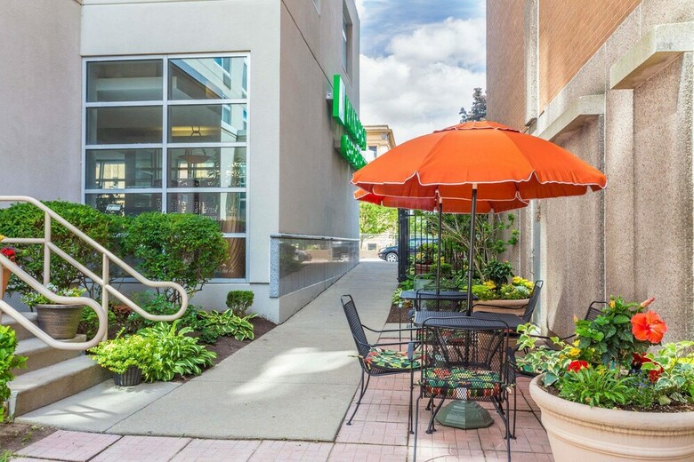Hotel Wyndham Garden Buffalo Downtown