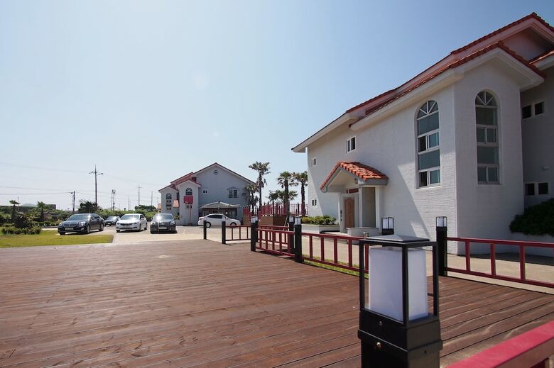 Morning Beach Pension