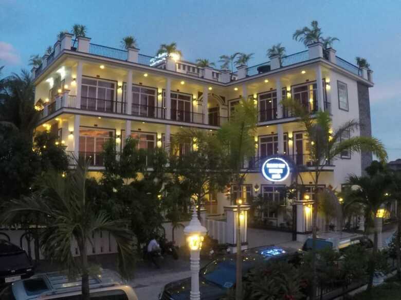 Boutique Kampot Hotel