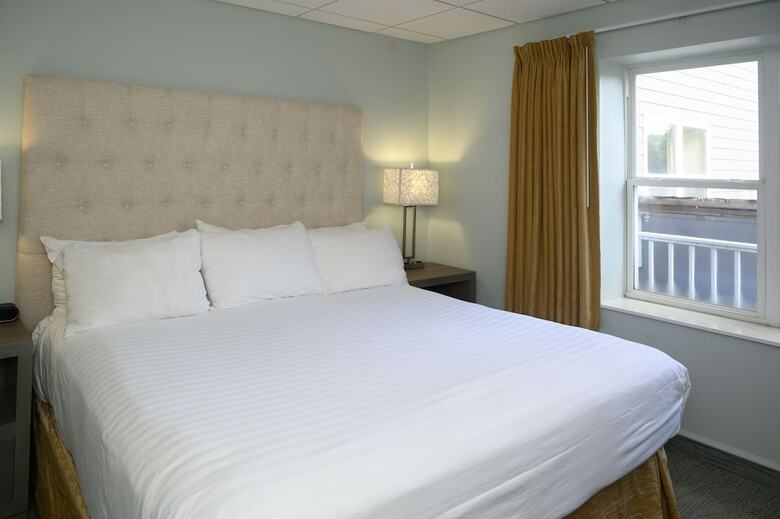 Hotel Cherry Tree Inn & Suites