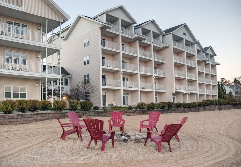 Hotel Cherry Tree Inn & Suites