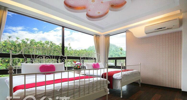 Full House Bed And Breakfast