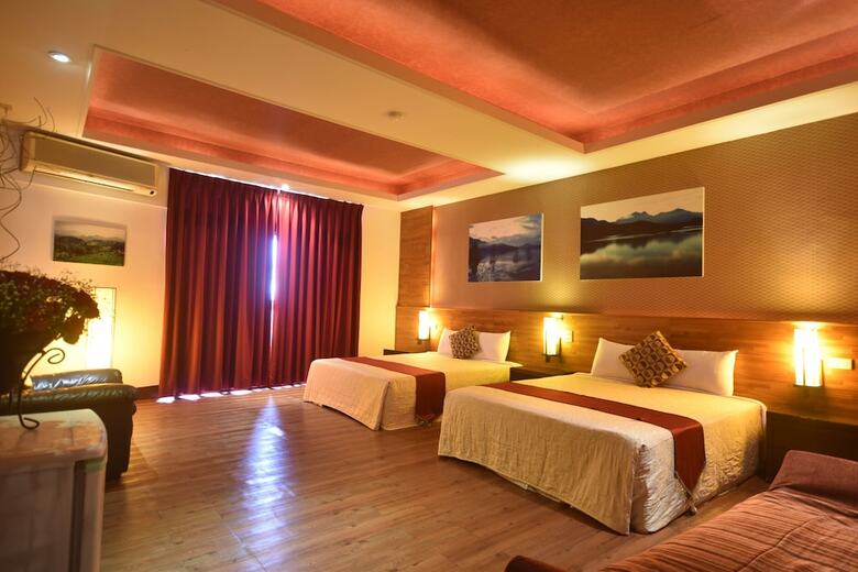 Sun Moon Love Hotel