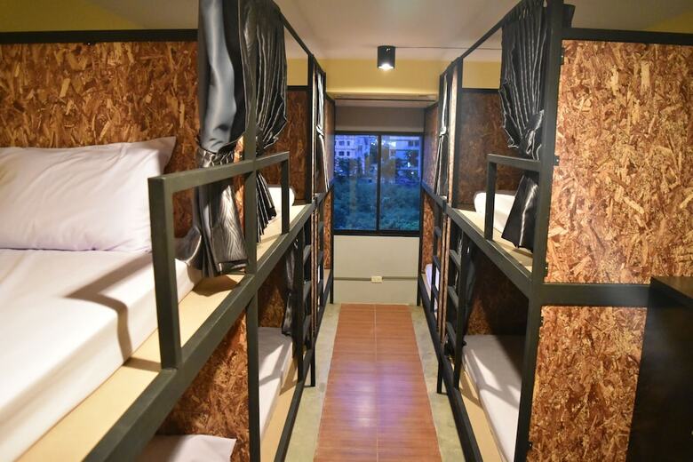 Hostal Hide Bangkok Hostel